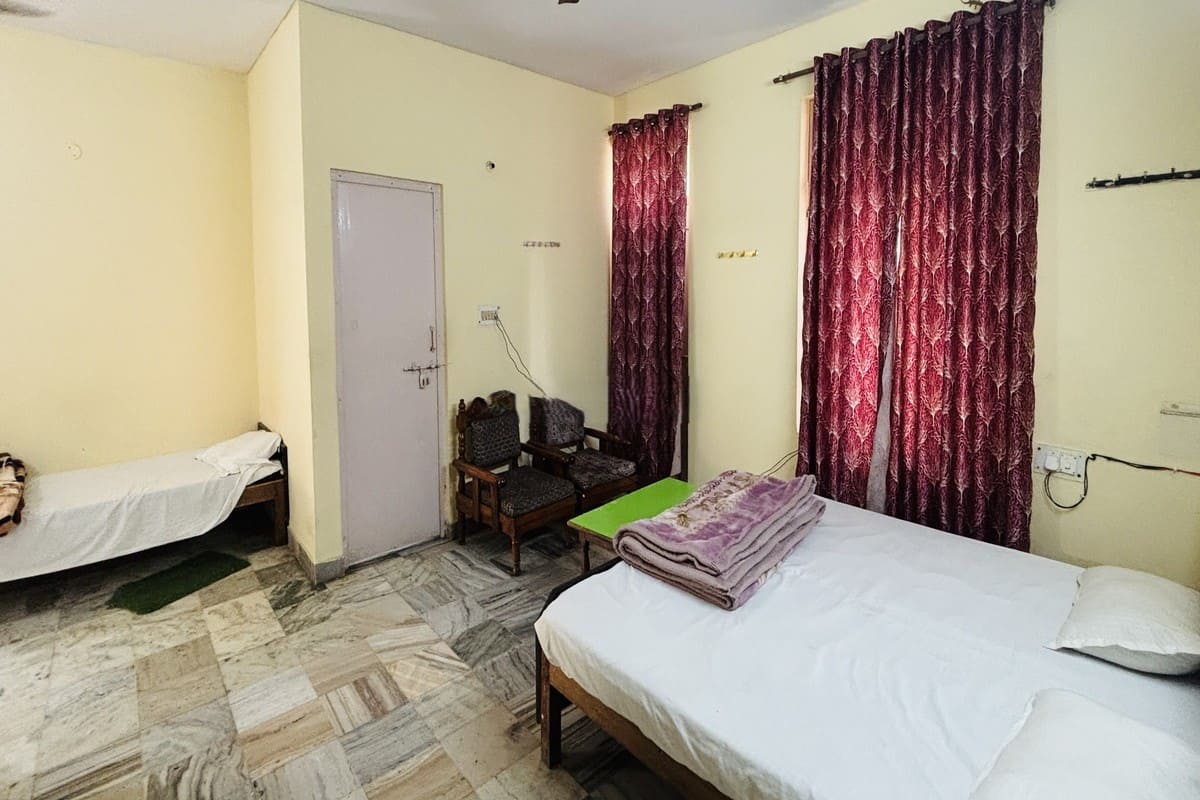 3 Bed Room